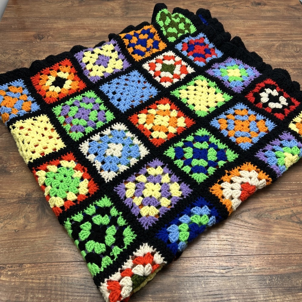 Handmade Chrochet VTG Black  Granny Square‎ Pattern  Afghan Blanket ** 66"X62"